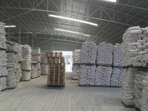 走進(jìn)倉(cāng)庫